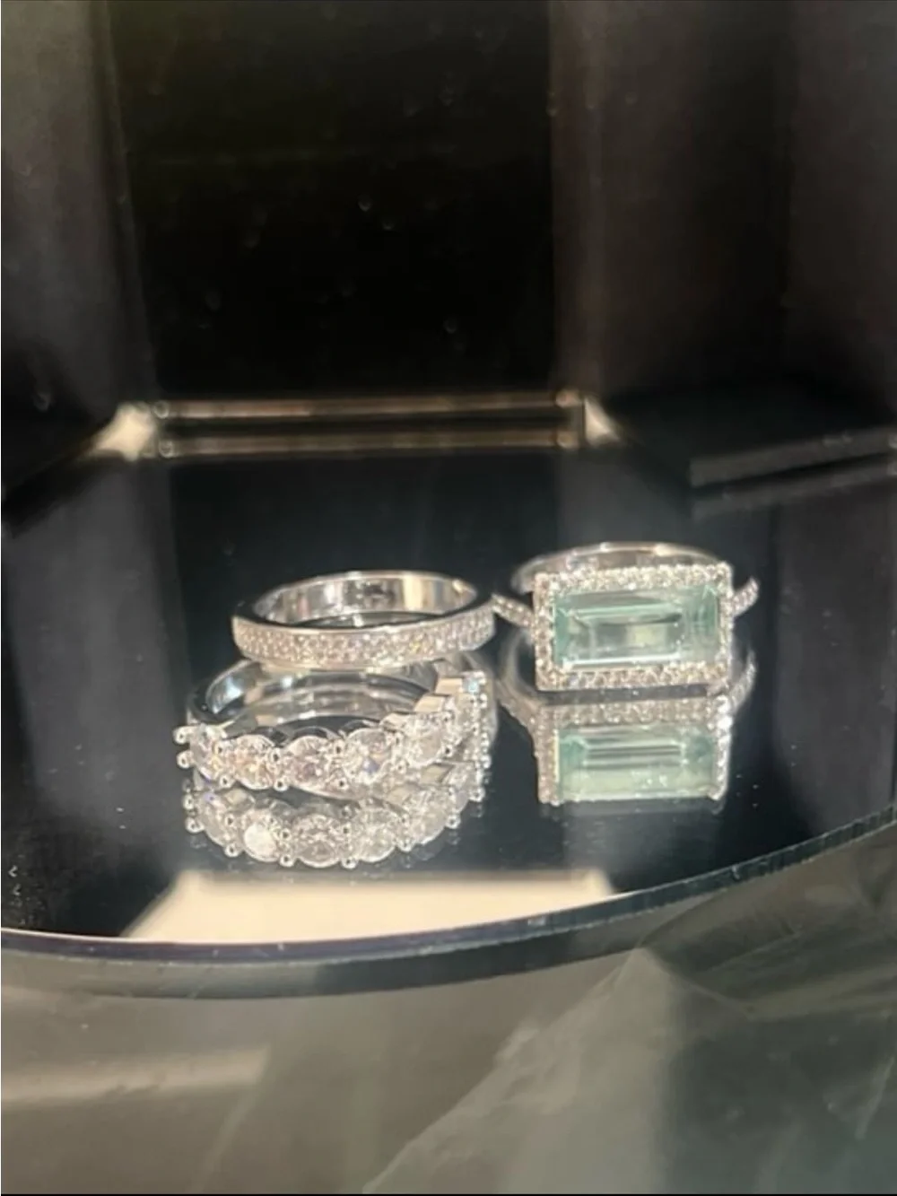 Swarovski gemstone can